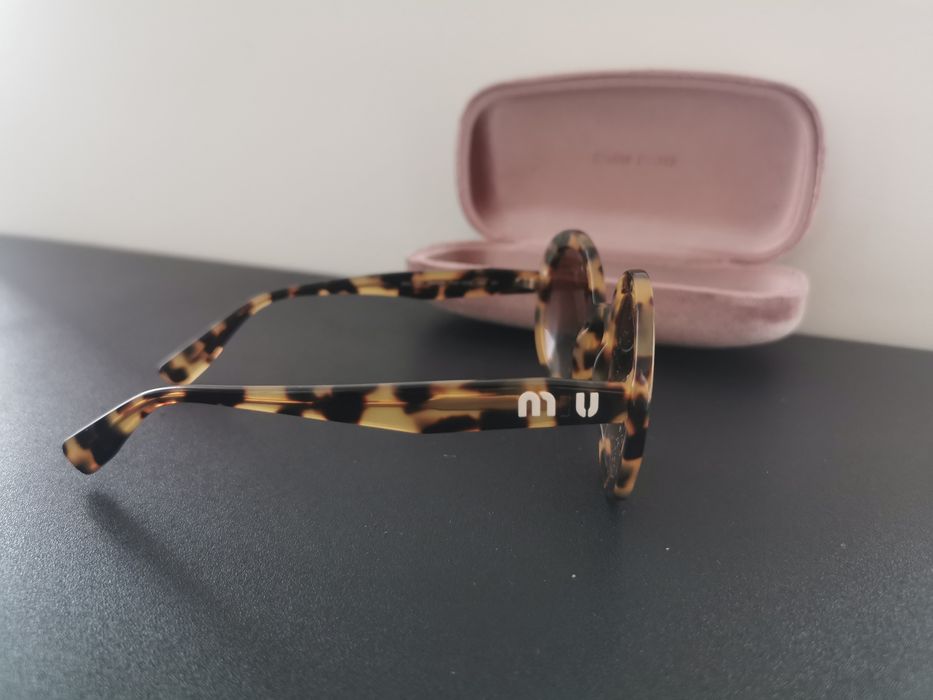 Óculos de sol MIU MIU