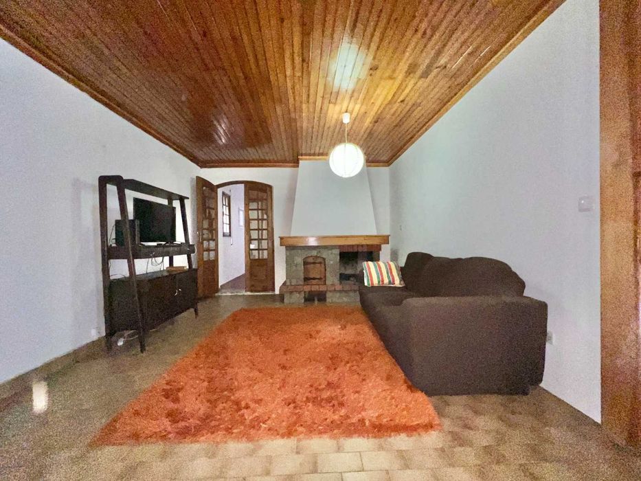 Alugo Quarto mobilado com despesas incluídas
