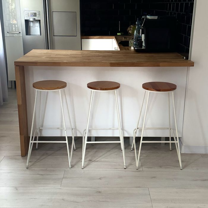 Komplet trzech hokerow / 3x hoker / loft / stal / biale / drewniane