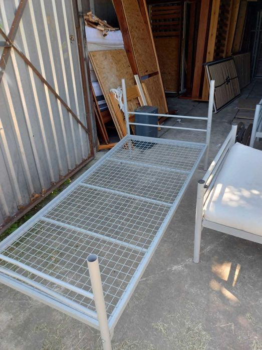 Łóżka metalowe. Pojedyncze i piętrowe 200x90.