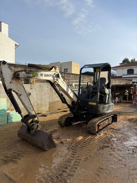Bobcat mini escavadora E32