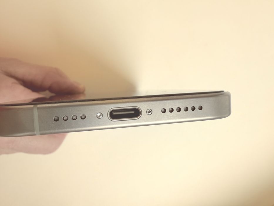 Продам Iphone 15 Pro Max 256 Gb