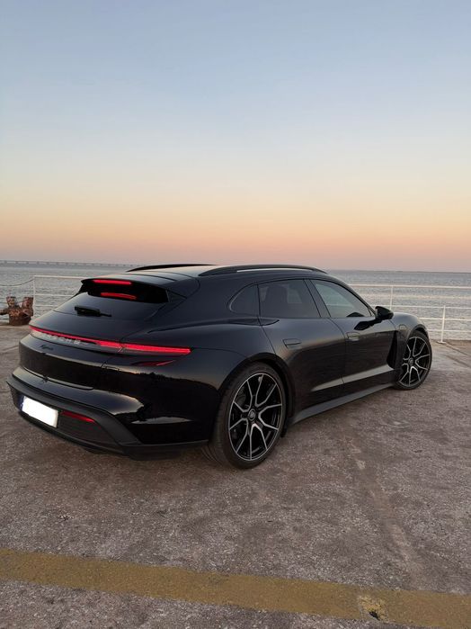 Porsche Taycan Sport Turismo Black Edition
