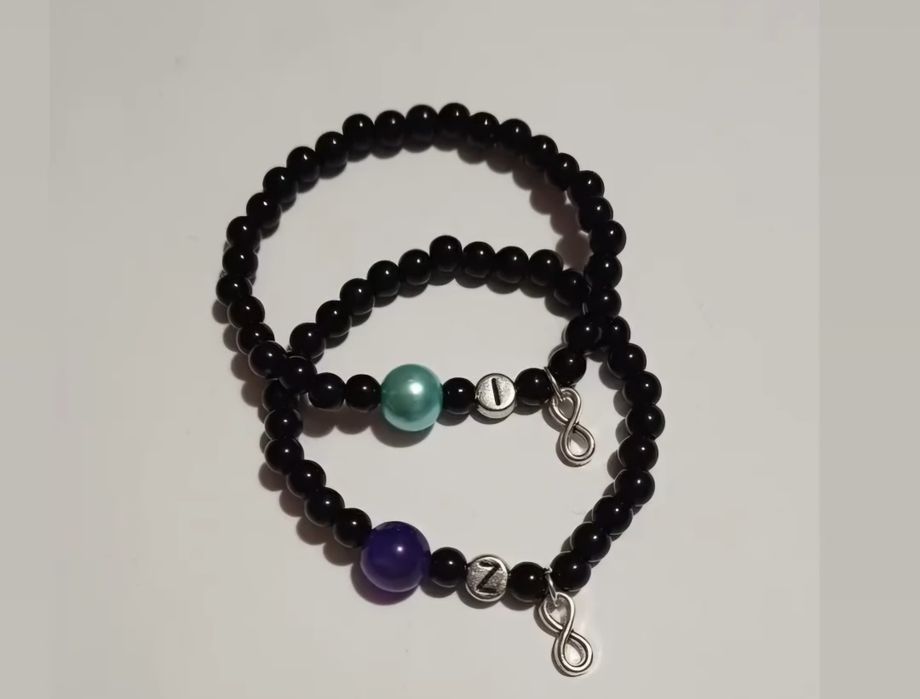 Pulseiras com iniciais
