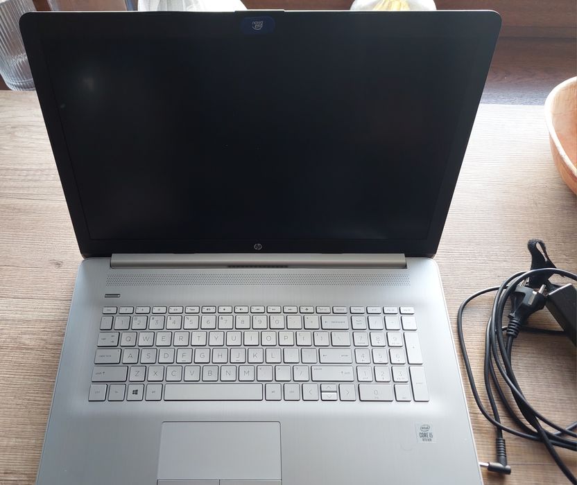 Laptop HP17-BY3053CL natural silver 5CG030898V 1TB