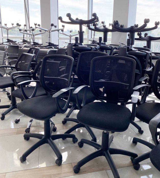 РАСПРОДАЖА офисной мебели столы письменные LOFT руководителя: 300 грн ...