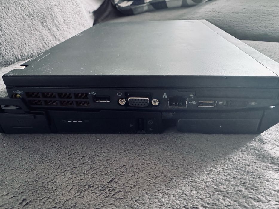 Laptop z bazą LENOVO X201