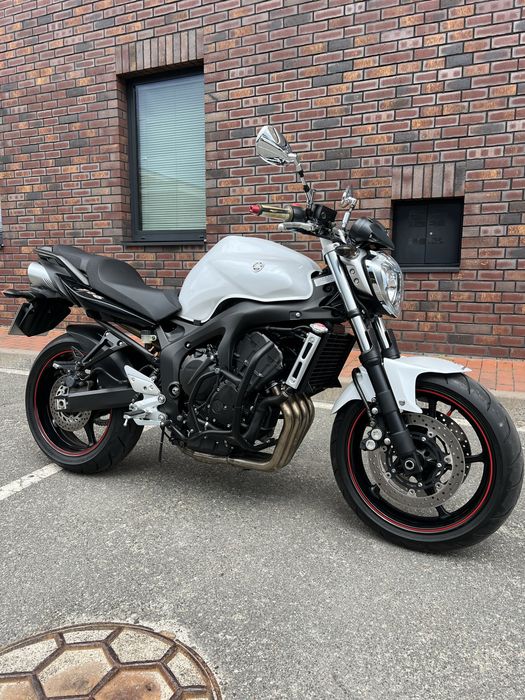 Продам мотоцикл в гарному стані Yamaha fz6 Fazer  повністю все обслужине
