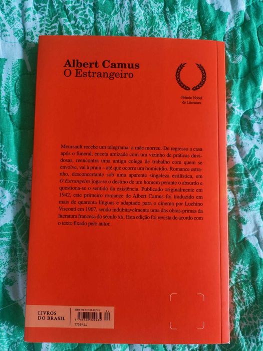 Livro «O Estrangeiro»
