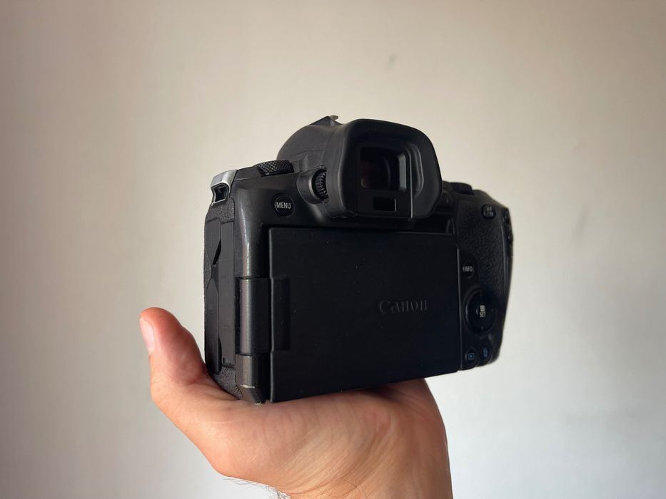Canon R Body байонет RF бездзеркалка