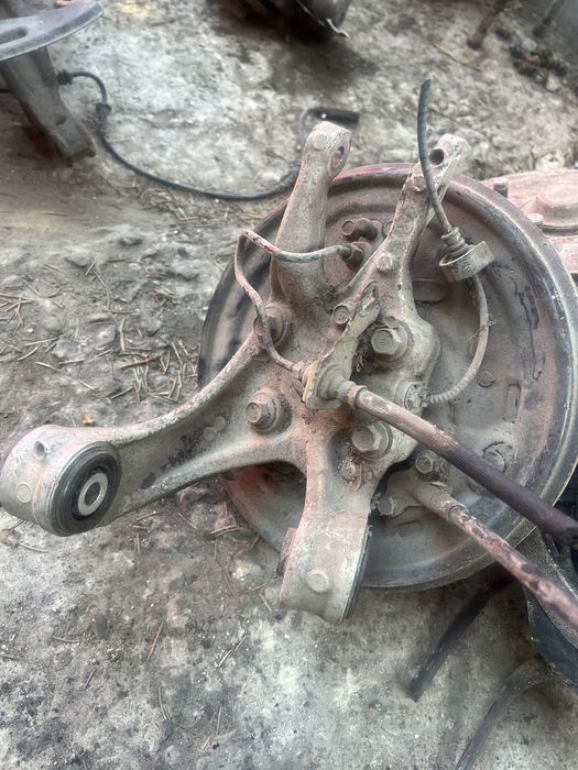 Цапфа поворотный кулак пепед зад хонда сивик 04год honda civic 4d