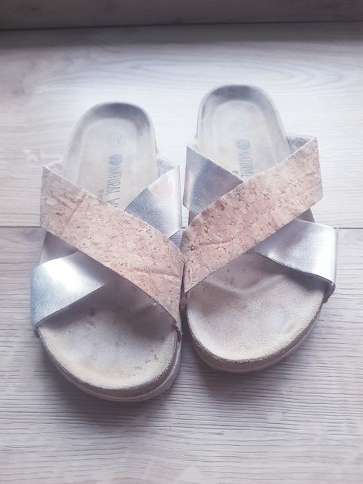 Klapki z skórzaną wkładka marki Esmara Natural Walk rozmiar 38 .