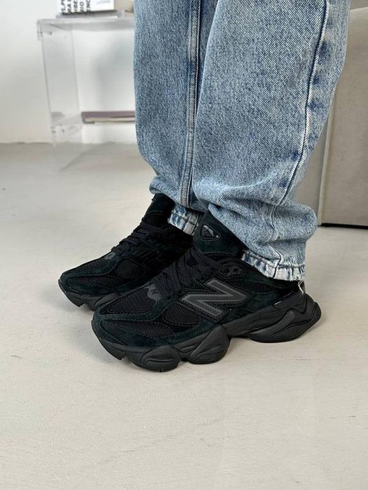 Чоловічі кросівки New Balance 9060 Triple Black преміум