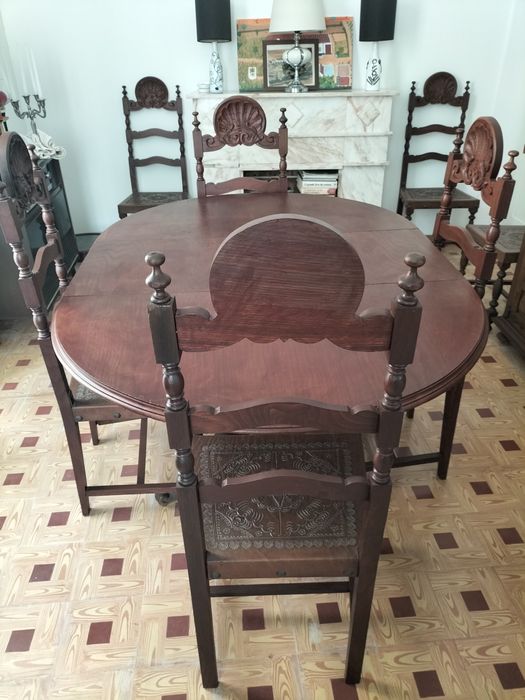 Conjunto Sala de Jantar - 1 aparador, 1 mesa e 8 cadeiras