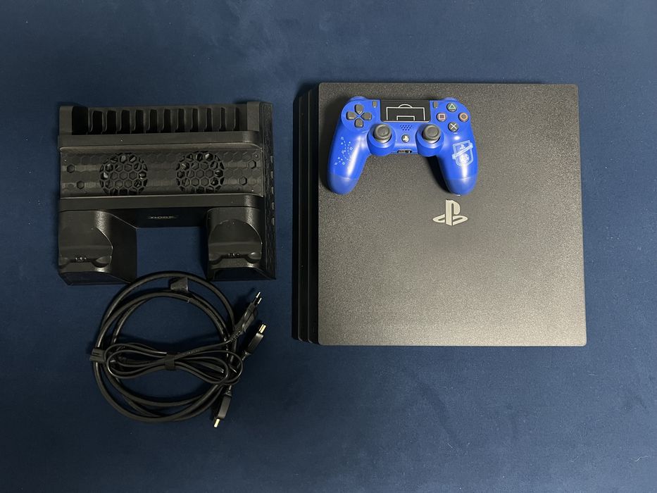 Playstation 4 pro+підставка/докстанція