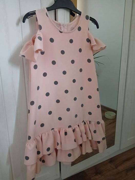 Brzoskwiniowa sukienka hiszpanka dla dziewczynki