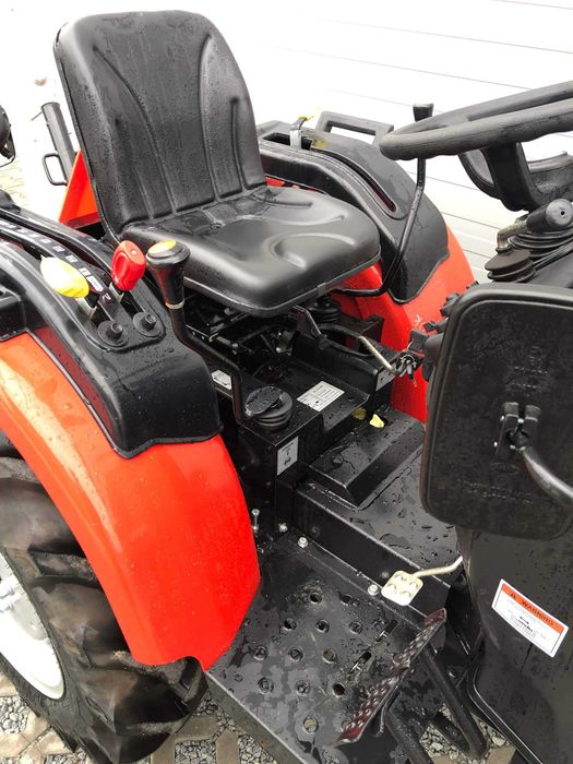 NOWY Traktorek VST Shakti 932 - 4-cylindrowy, 30 KM , 4WD, 1250 kg