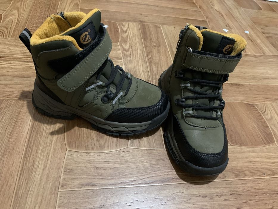 Зимове дитяче взуття