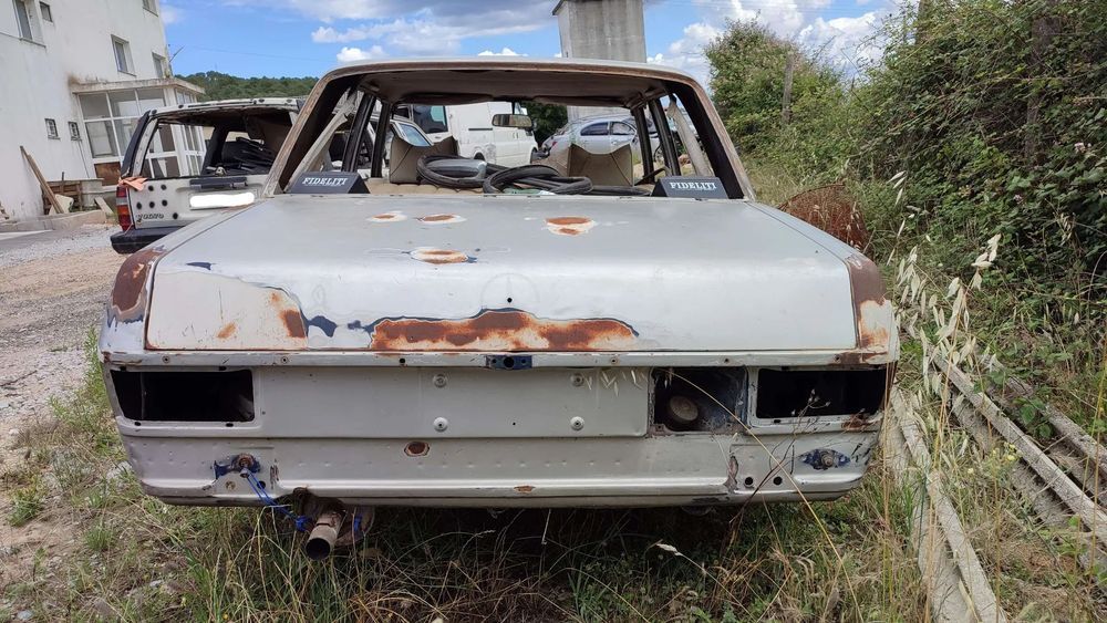 Mercedes 220D/8 1974 Para Peças