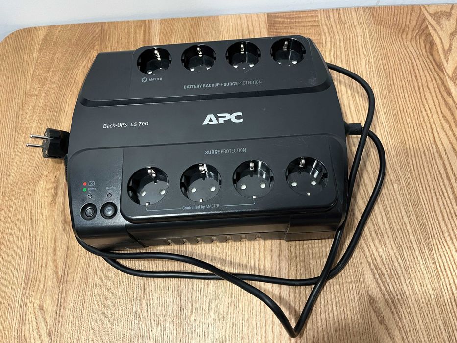 ДБЖ Безперебійник APC Back-UPS ES 700VA (BE700G-RS)