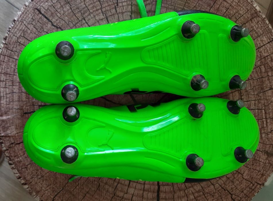 Футбольні бутці Puma