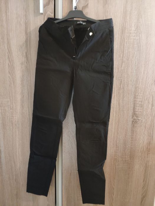 Elastyczne spodnie Reserved XS