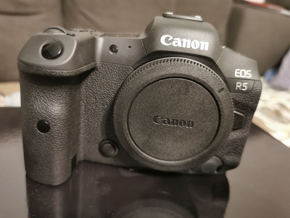 Aparat bezlusterkowiec Canon R5  kilkanaście zdjec zrobionych