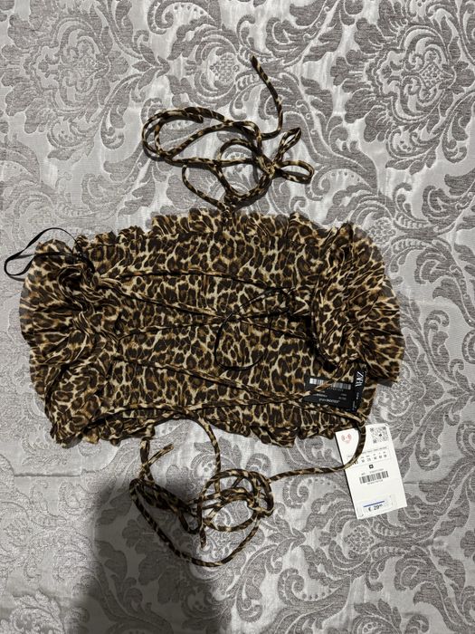 Top  bandeau leopardo da Zara.