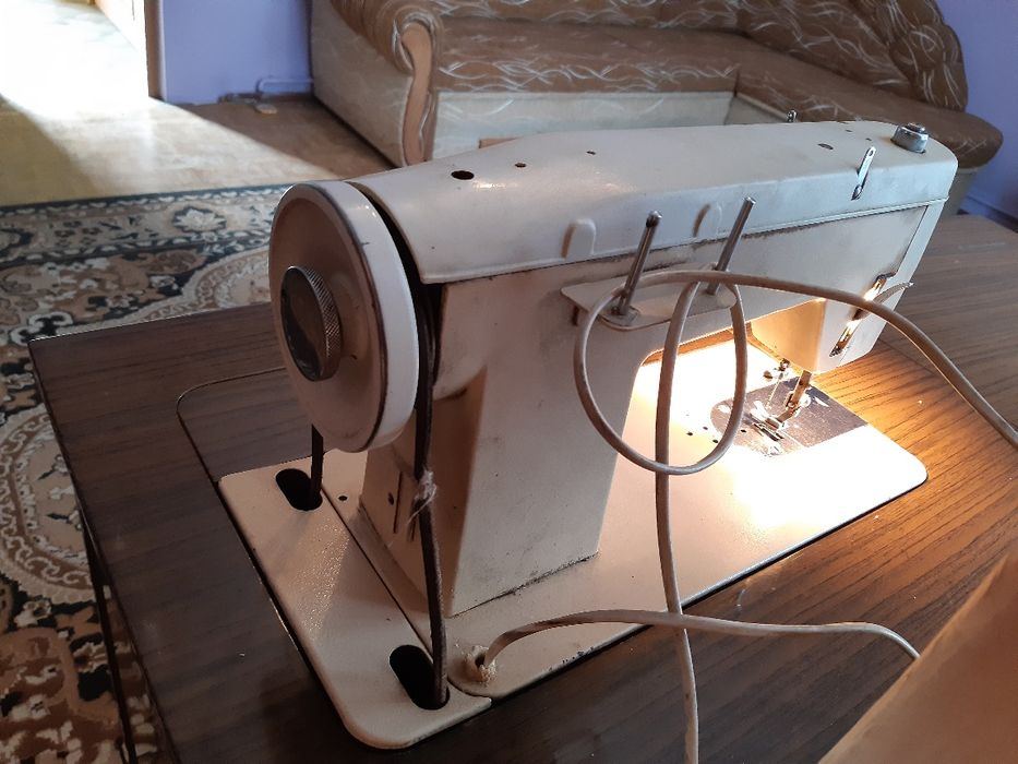 Sprzedam starą maszynę do szycia