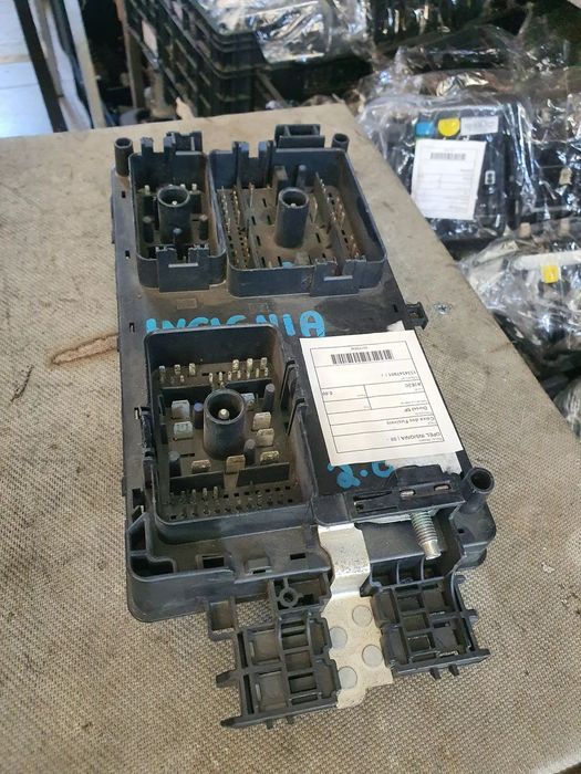 CAIXA FUSIVEIS OPEL INSIGNIA/ 13343479_01