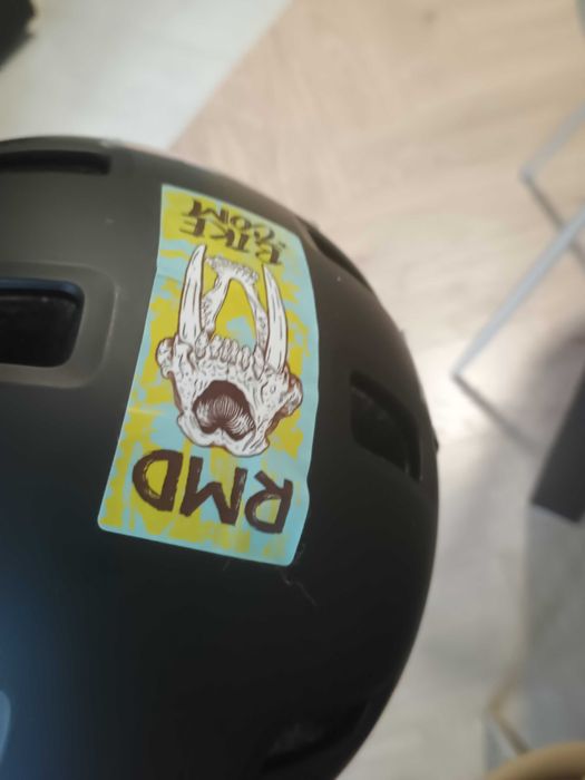 Sprzedam kask dziecięcy czarny