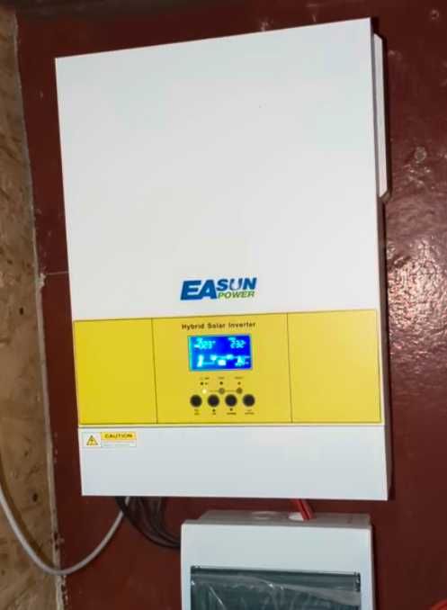 Гібридний інвертор EASUN 48v 5.6 kw