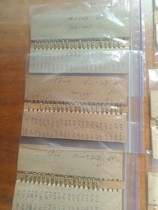 Продам конденсатори к52-1б