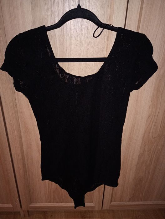 Czarne koronkowe body
