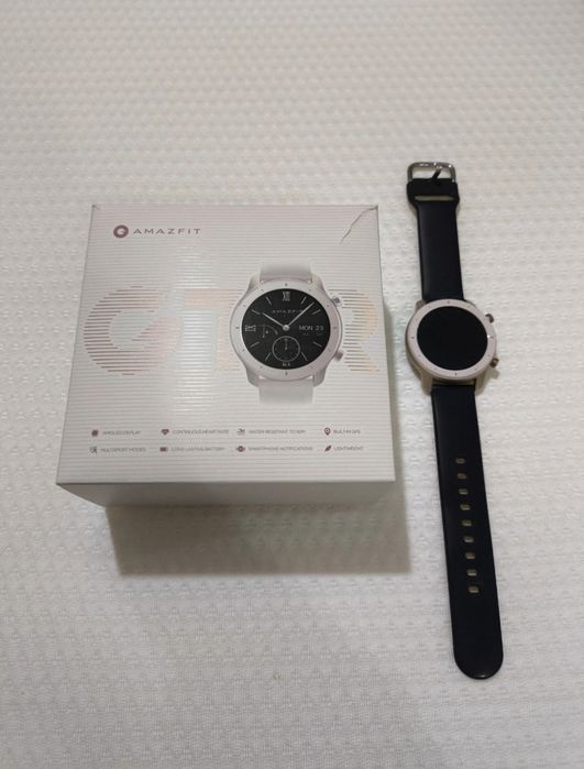 Smartwatch Xiaomi amazfit GTR + braceletes