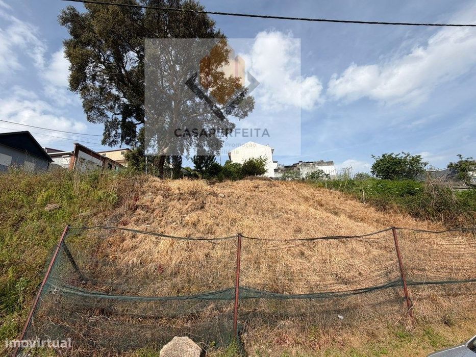Terreno Urbano Para Construção de Moradia de 2 Pisos - Pedroso