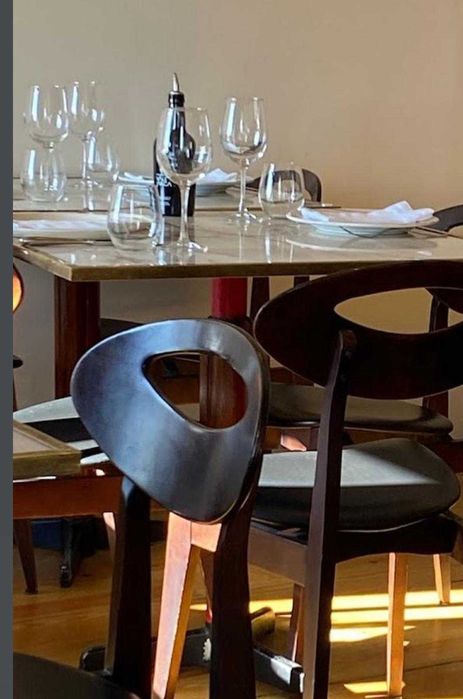 Mesas com tampo em mármore e rebordo latão64585937354241120