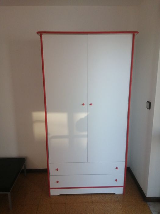 Roupeiro com 2 portas + 2 gavetas
