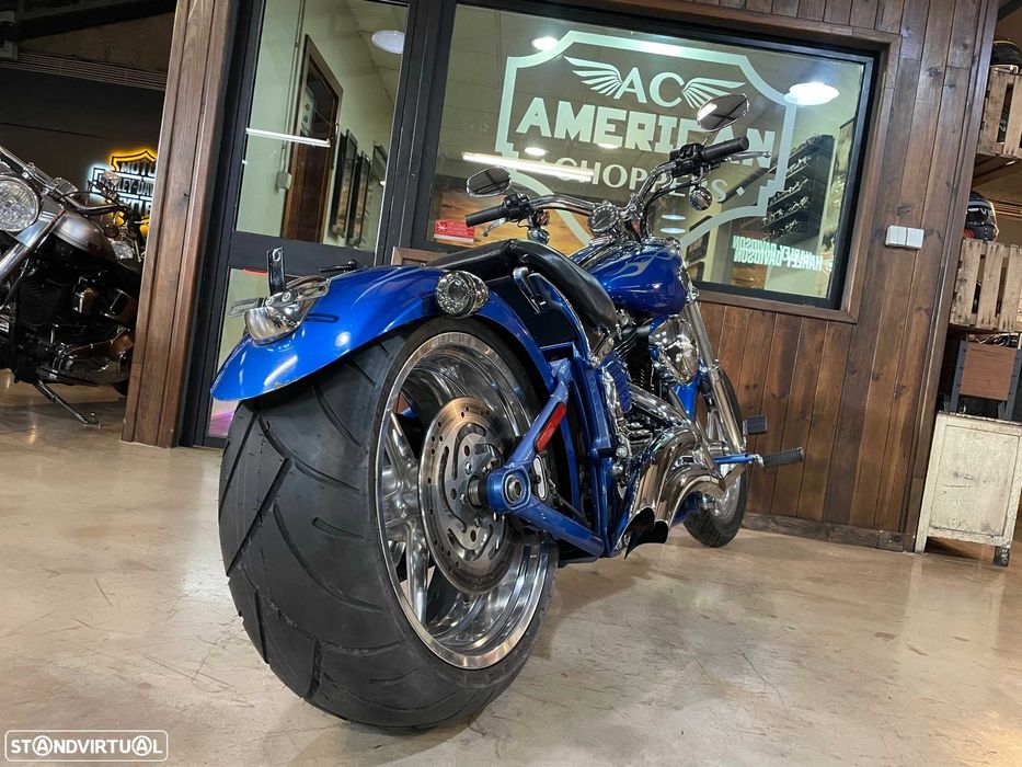 Harley-Davidson Softail Rocker C (FXCWC)