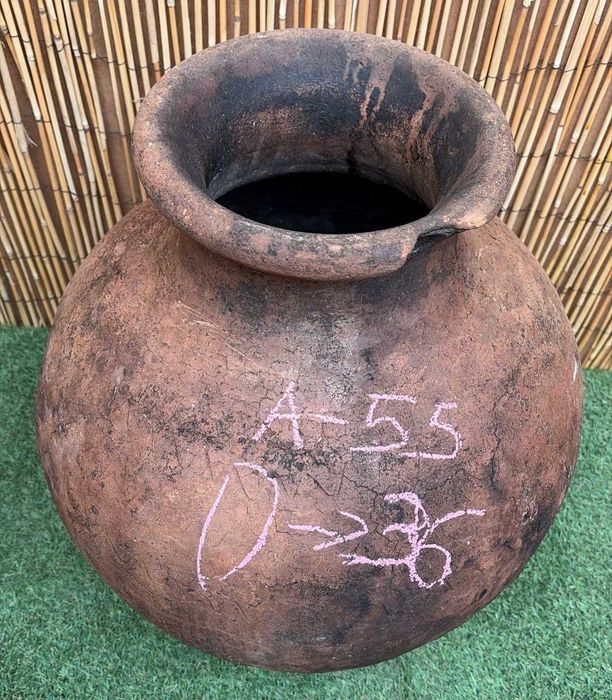Talha antiga em terracota para decoração