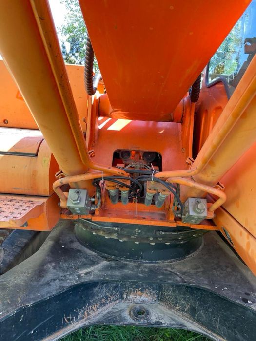 Екскаватор гусеничний Doosan