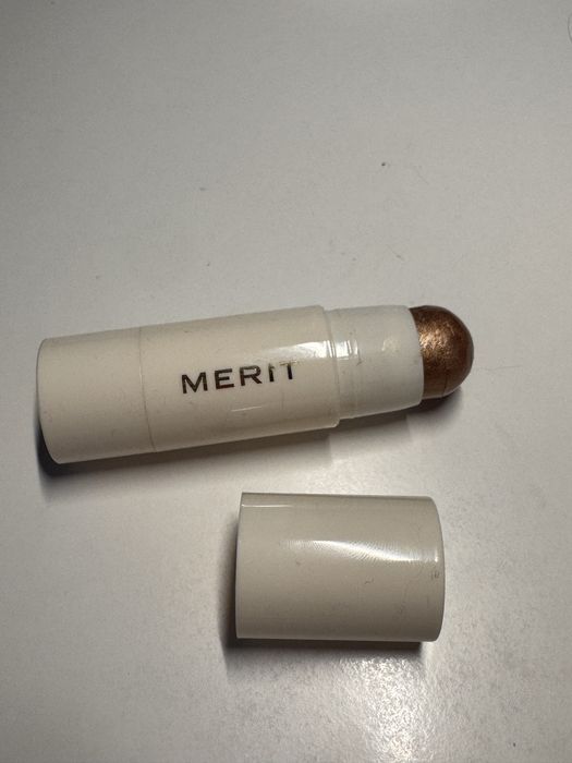 Merit Day Glow Highlighting Balm