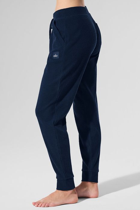 Жіночий костюм Alo Yoga Muse Suit Hoodie and Sweatpant Black
