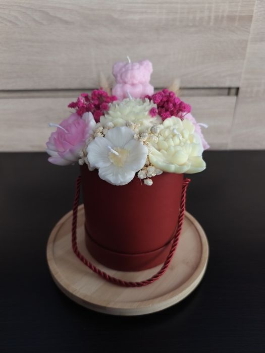 Flower box ze świeczek sojowych 
Ręcznie