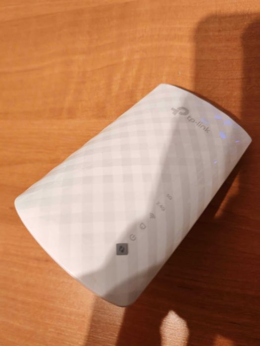 wzmacniacz sygnału  TP-Link RE200 (AC750 Dual Band), bardzo ładny wizualnie