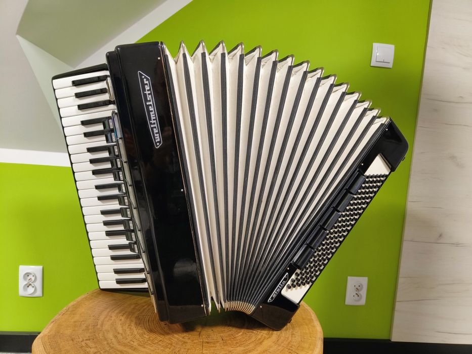 Akordeon Weltmeister Stella 120 basów