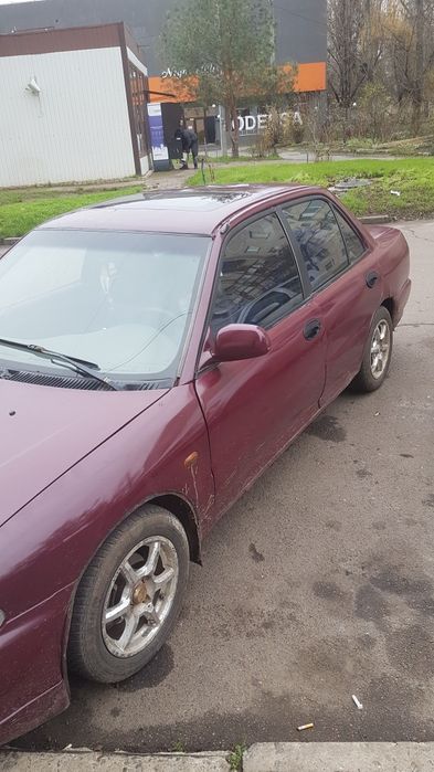 Автомабиль Митсубиси Ланцер