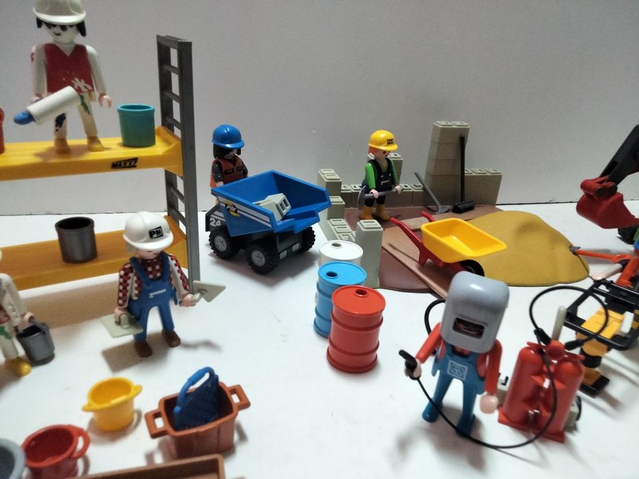 Playmobil ekipy budowlane w akcji