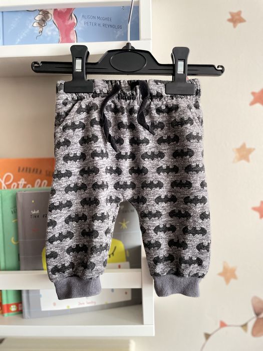 Batman spodnie dresowe szare niemowlęce Primark 62