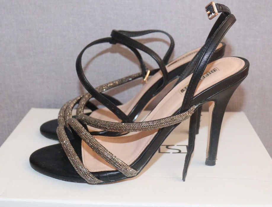 Sandálias Salto Alto - Different